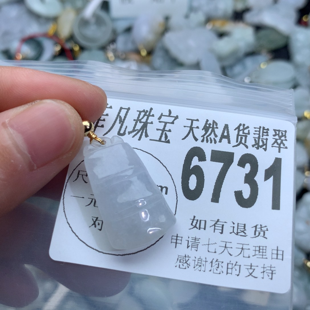 翡翠颈饰未镶嵌6731。