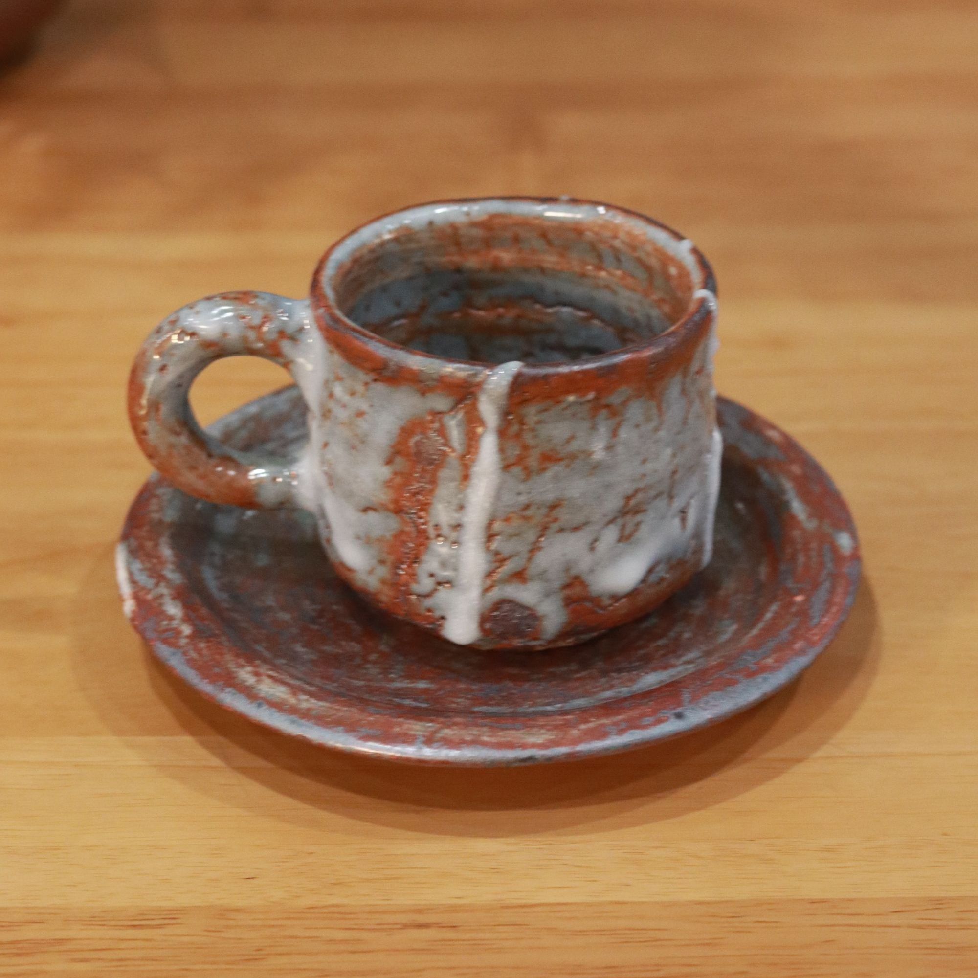 日本鼠志野烧咖啡杯 口径：8cm 高：7.3cm 盘直径：15.8cm 林健人