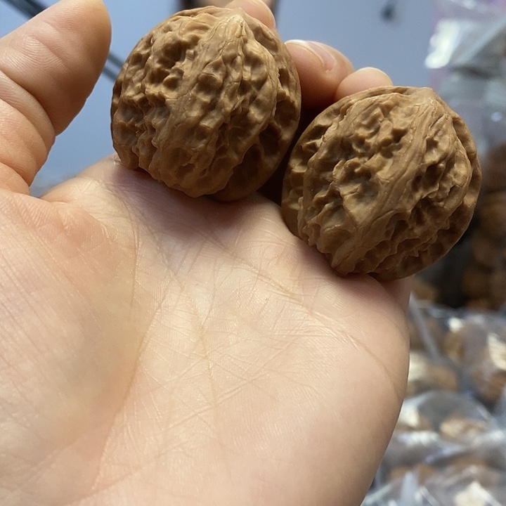 文玩核桃把件37.5野狼蜡皮练手