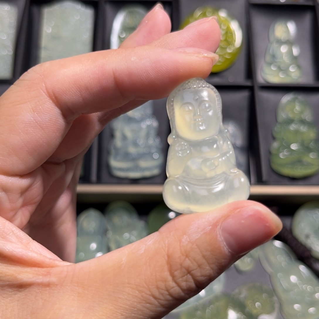 未镶嵌蛇纹石玉颈饰