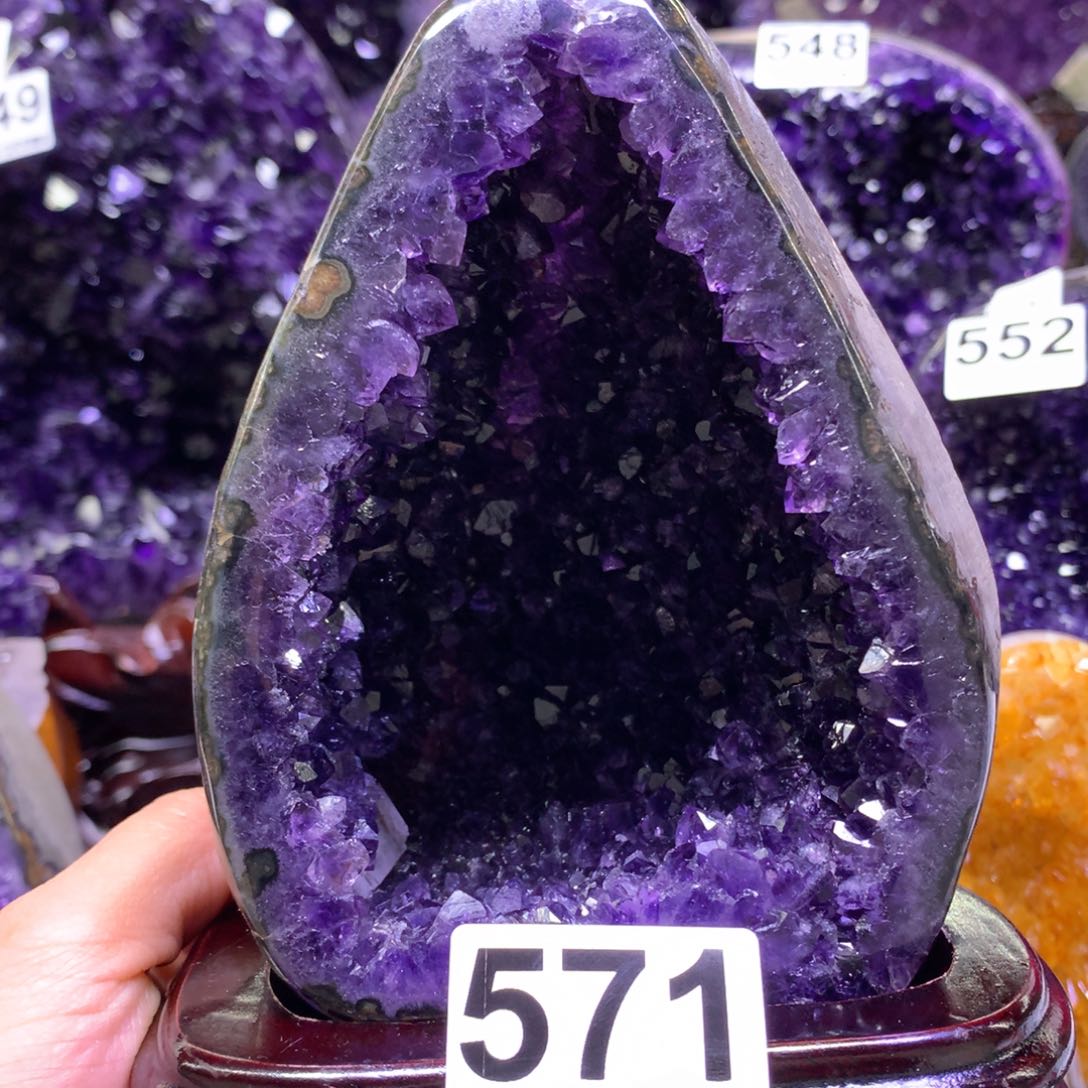 水晶摆件未镶嵌晶洞