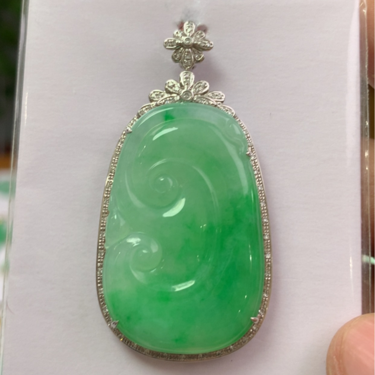 【闪购商品】翡翠颈饰18K金镶嵌翡翠