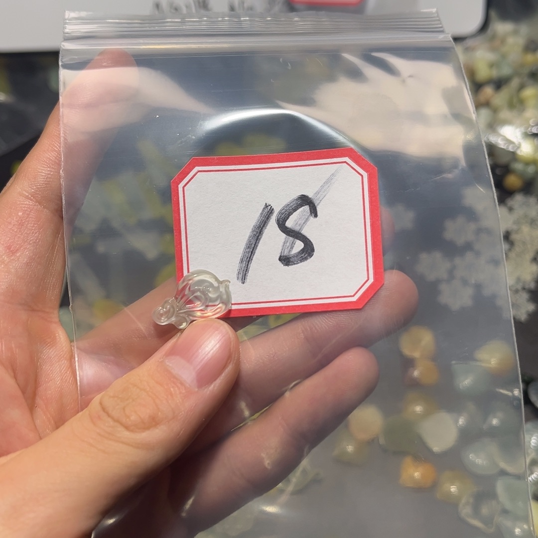 禁***隐蛇纹石玉合金颈饰