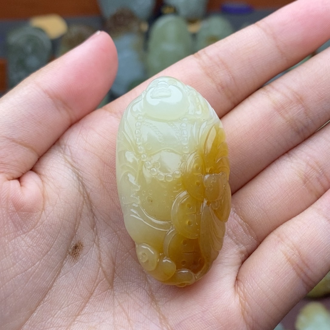 和田玉（糖玉）未镶嵌颈饰
