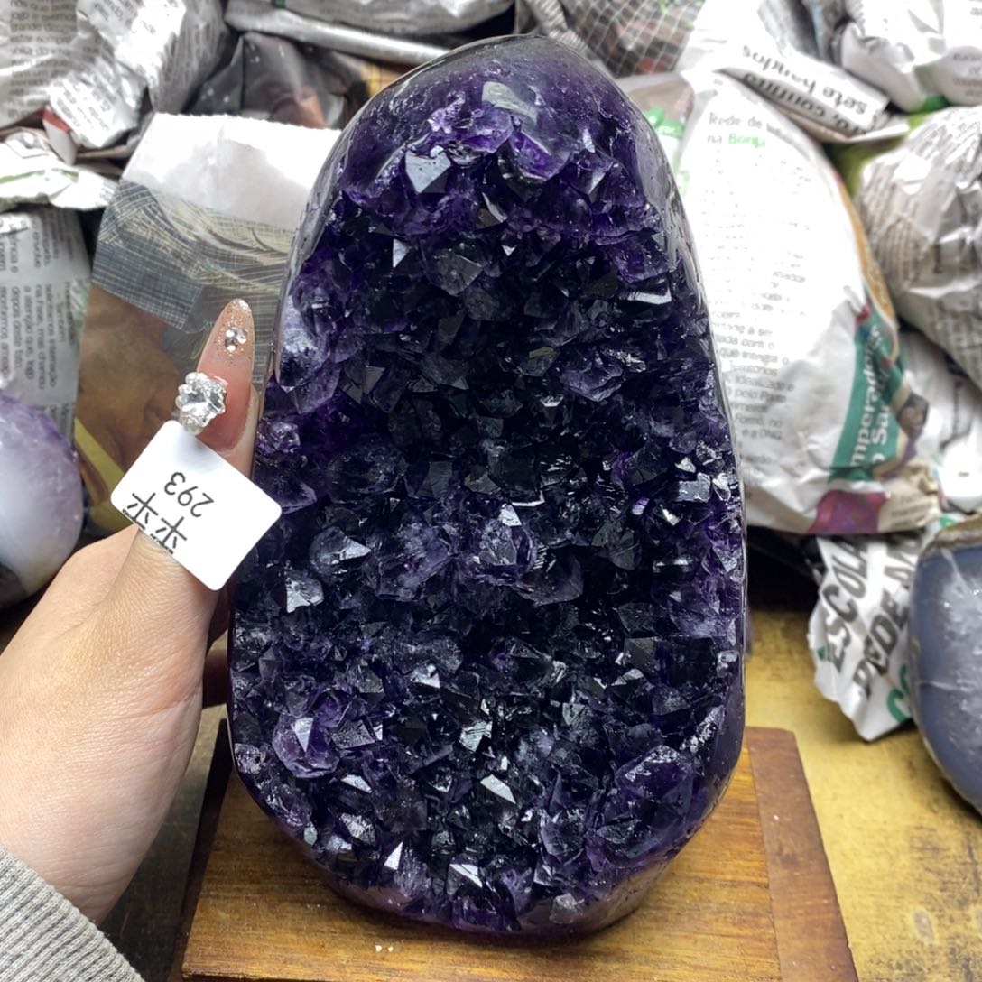 紫晶乌拉圭未镶嵌