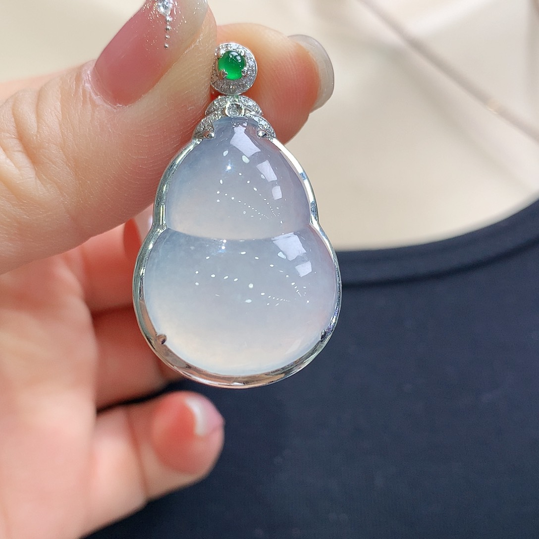 翡翠颈饰18K金镶嵌葫芦