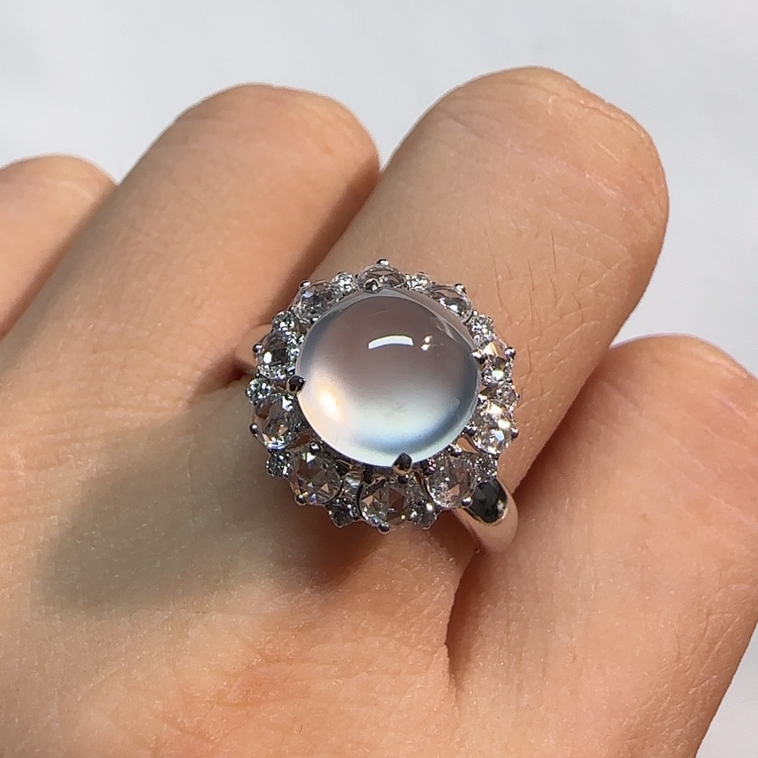 翡翠18K金镶嵌戒指蛋面