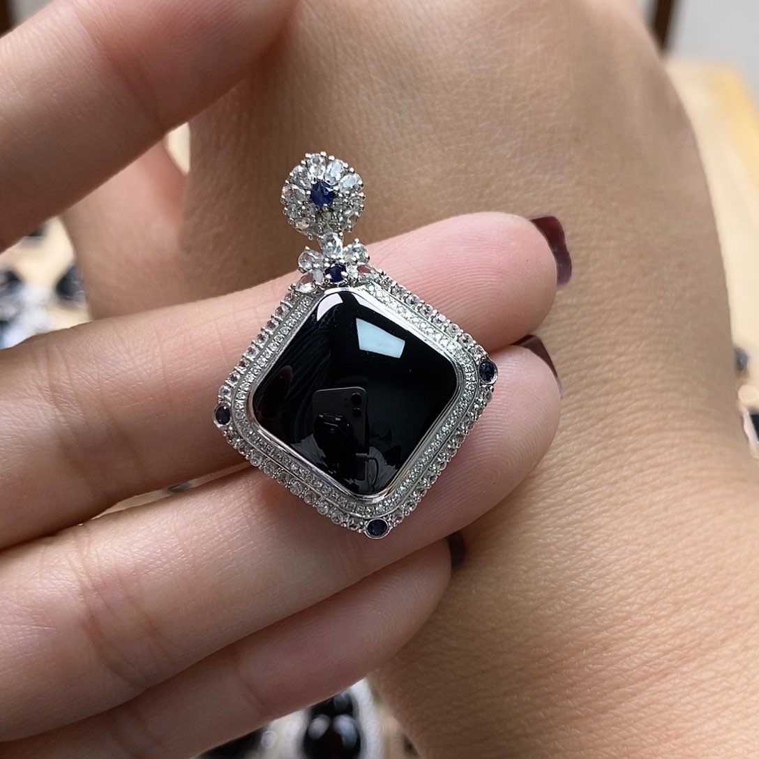 翡翠颈饰18K金镶嵌夏*墨翠