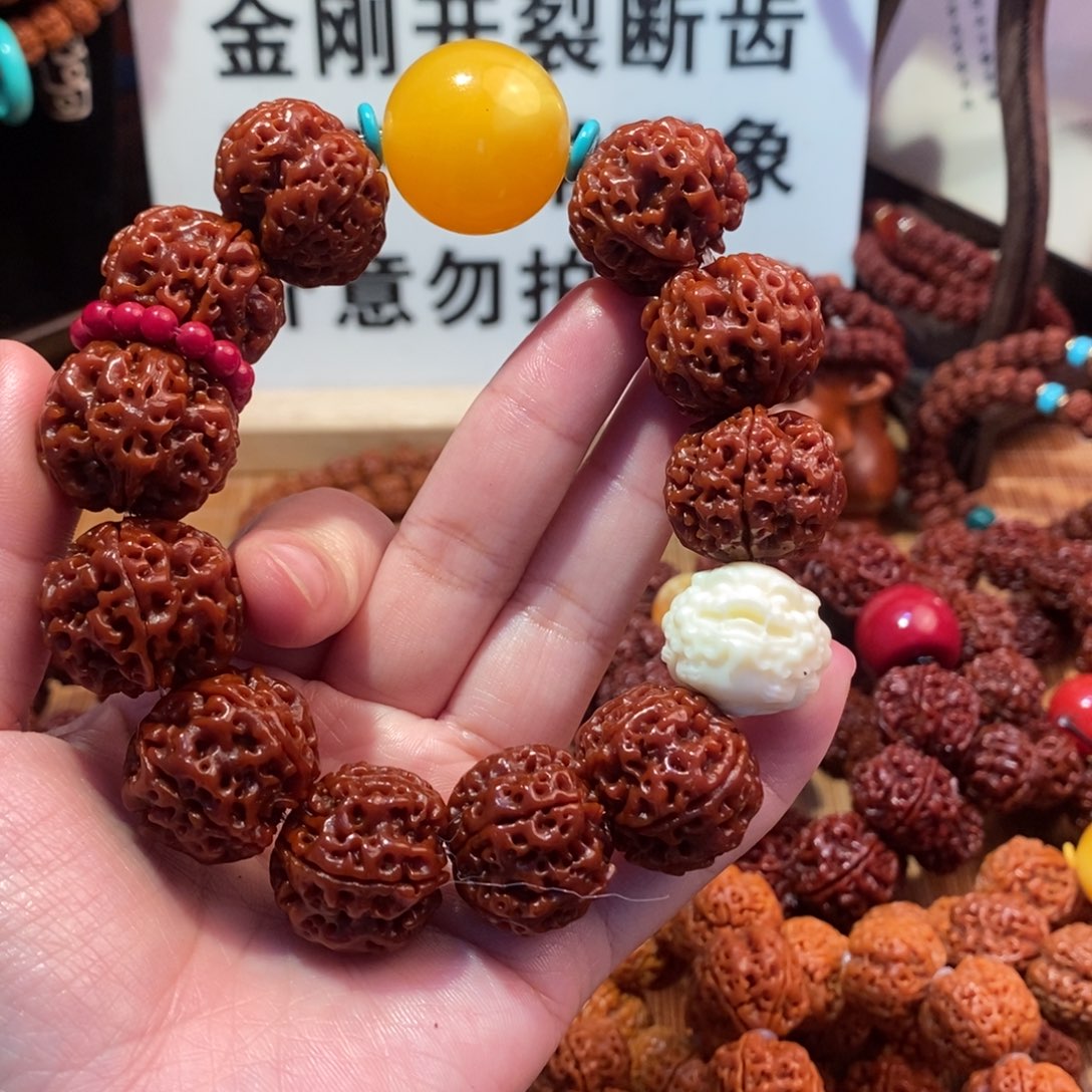 金刚菩提手串225瓣黄珠白龙