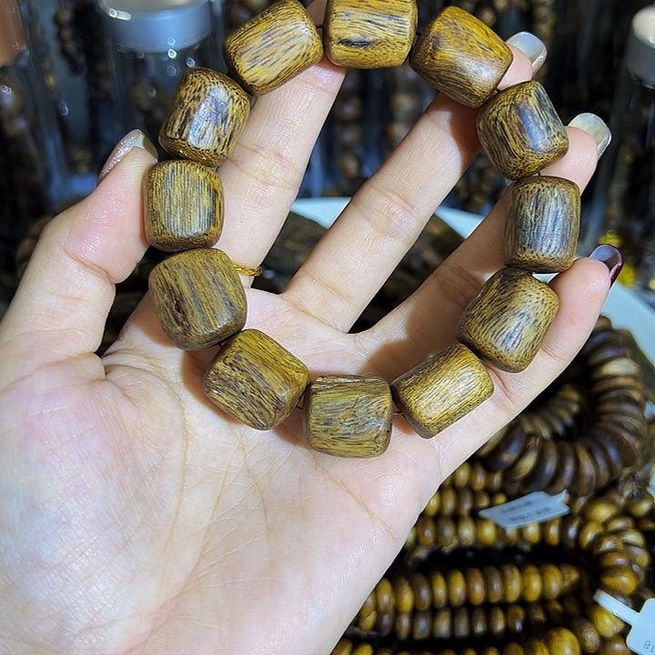 沉香手串单圈白棋