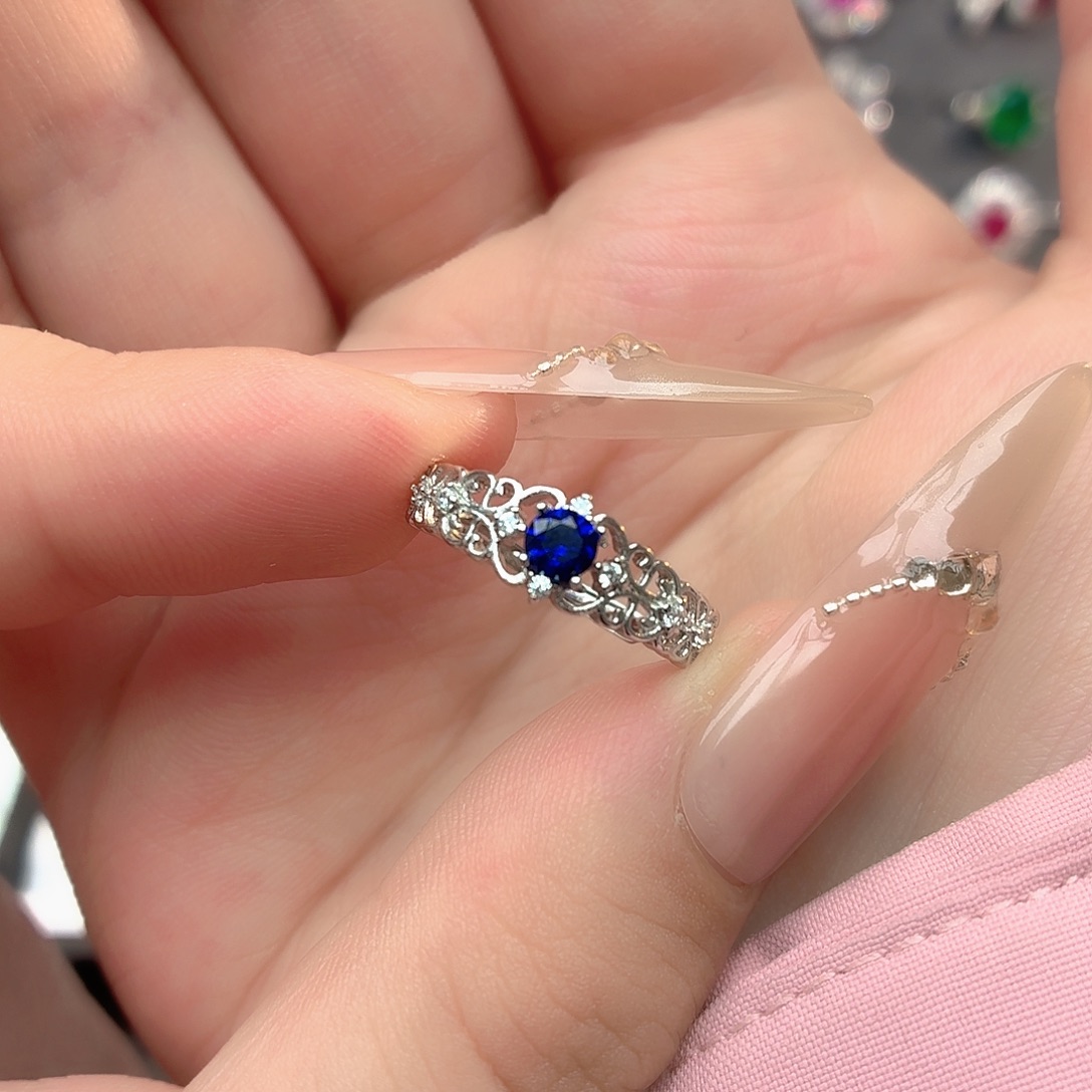 925银培育皇家蓝色宝石