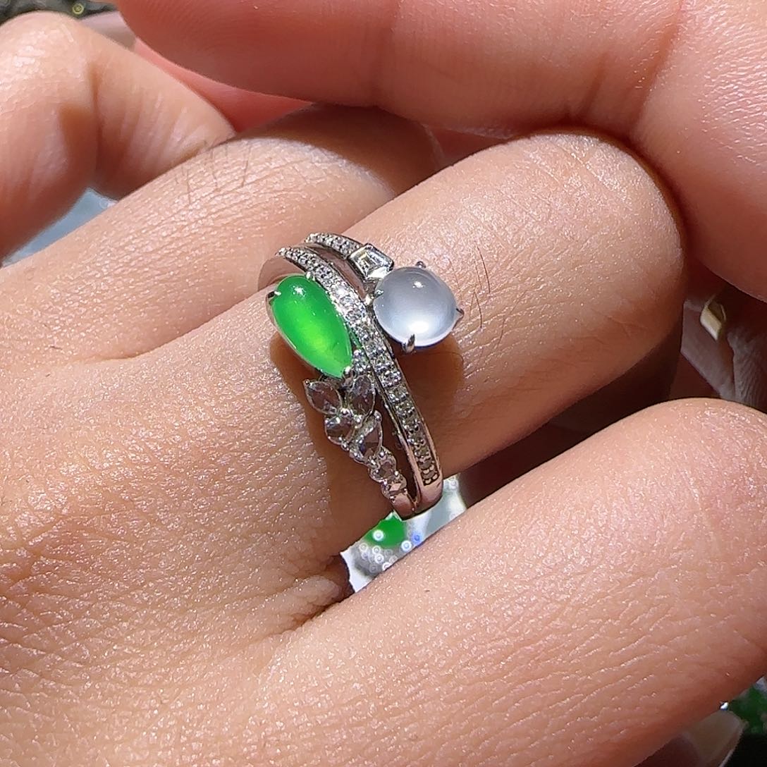 【闪购商品】18K金镶嵌戒指翡翠天然