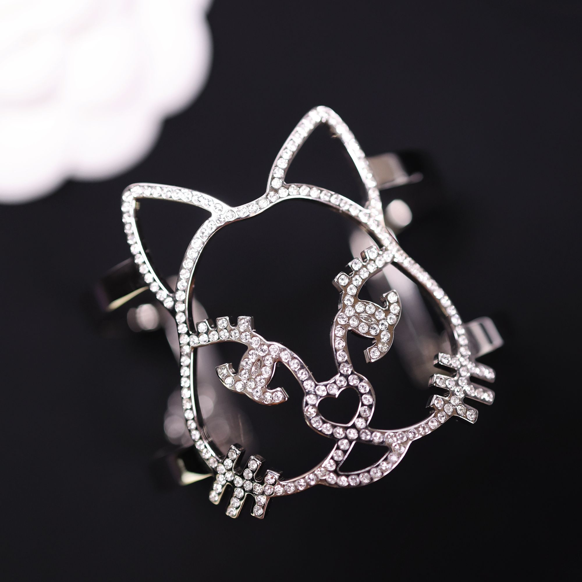 未使用 Chanel/香奈儿 银色猫咪满钻宽版开口手镯 