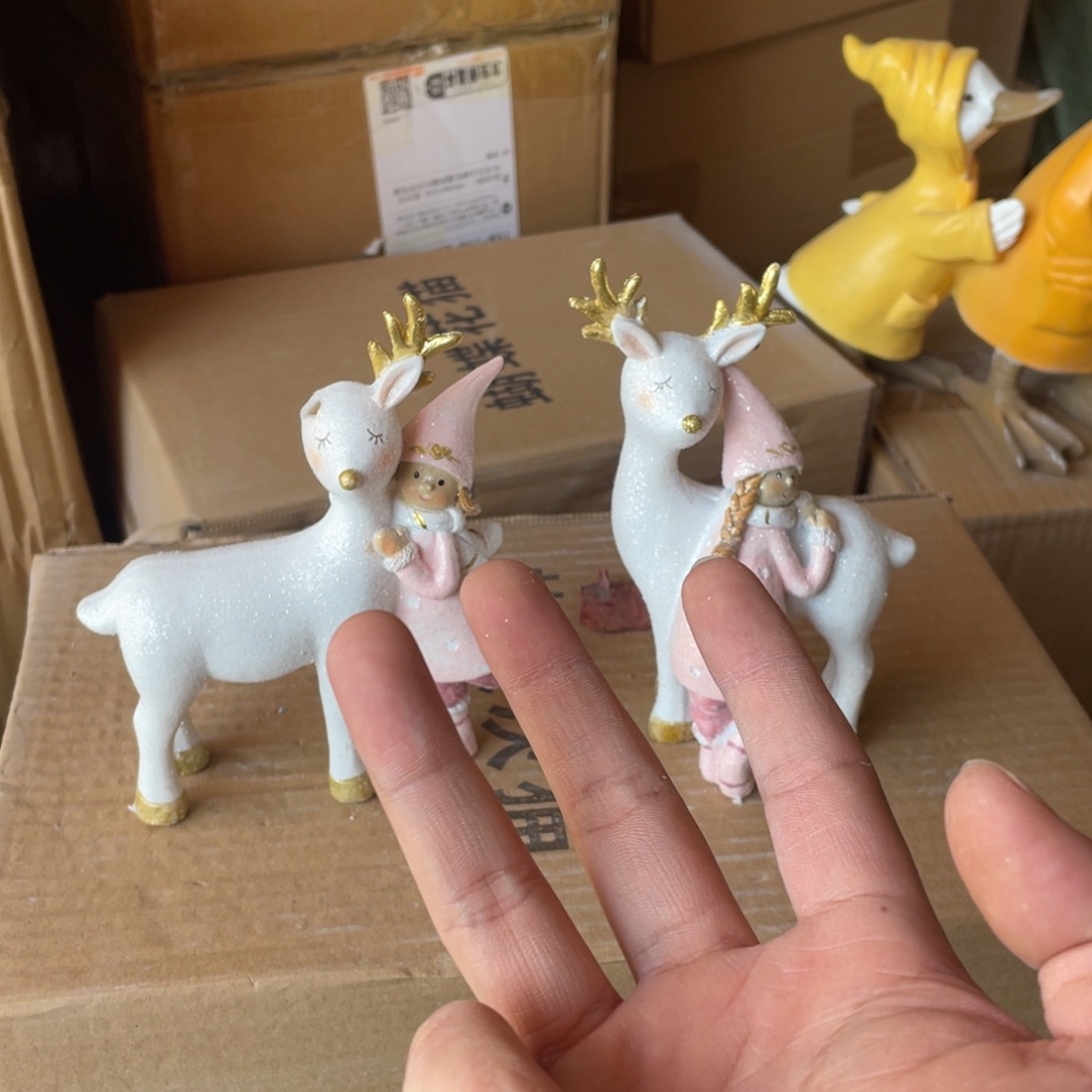 【闪购商品】树脂小号麋鹿女孩一对