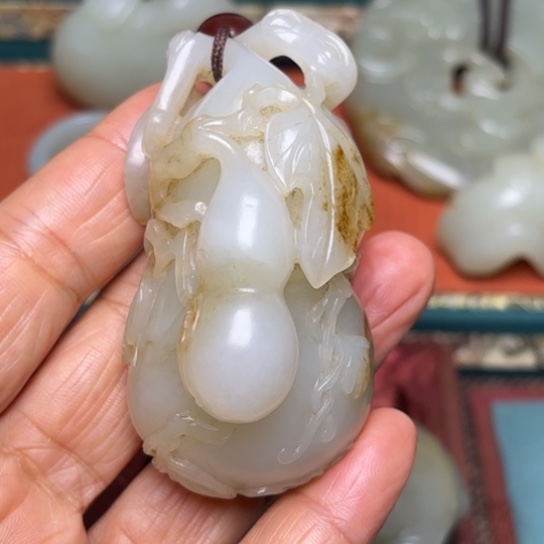 翡***生和田玉未镶嵌颈饰