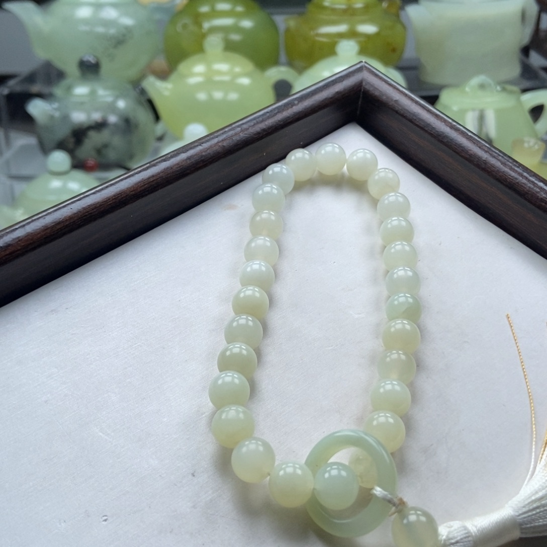 蛇纹石玉未镶嵌手持