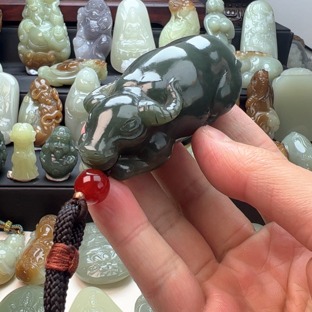 和田玉颈饰未镶嵌