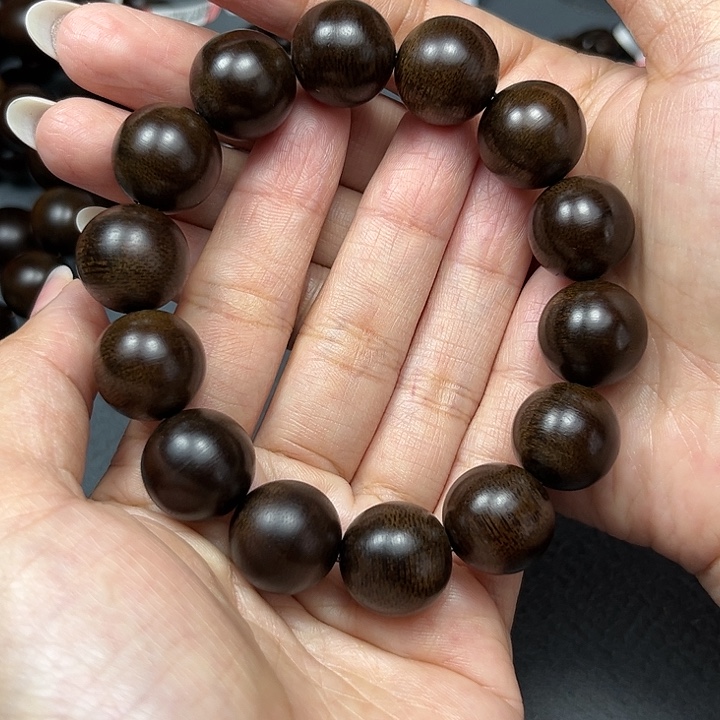手串沉香木枫*?越南芽庄白棋