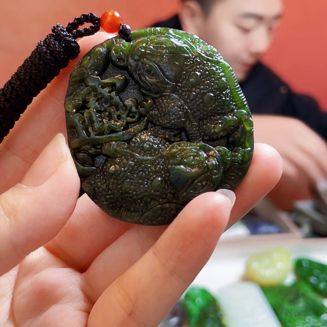 颈饰未镶嵌和田玉