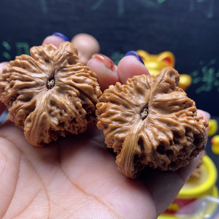 *****吊坠文玩核桃南江石