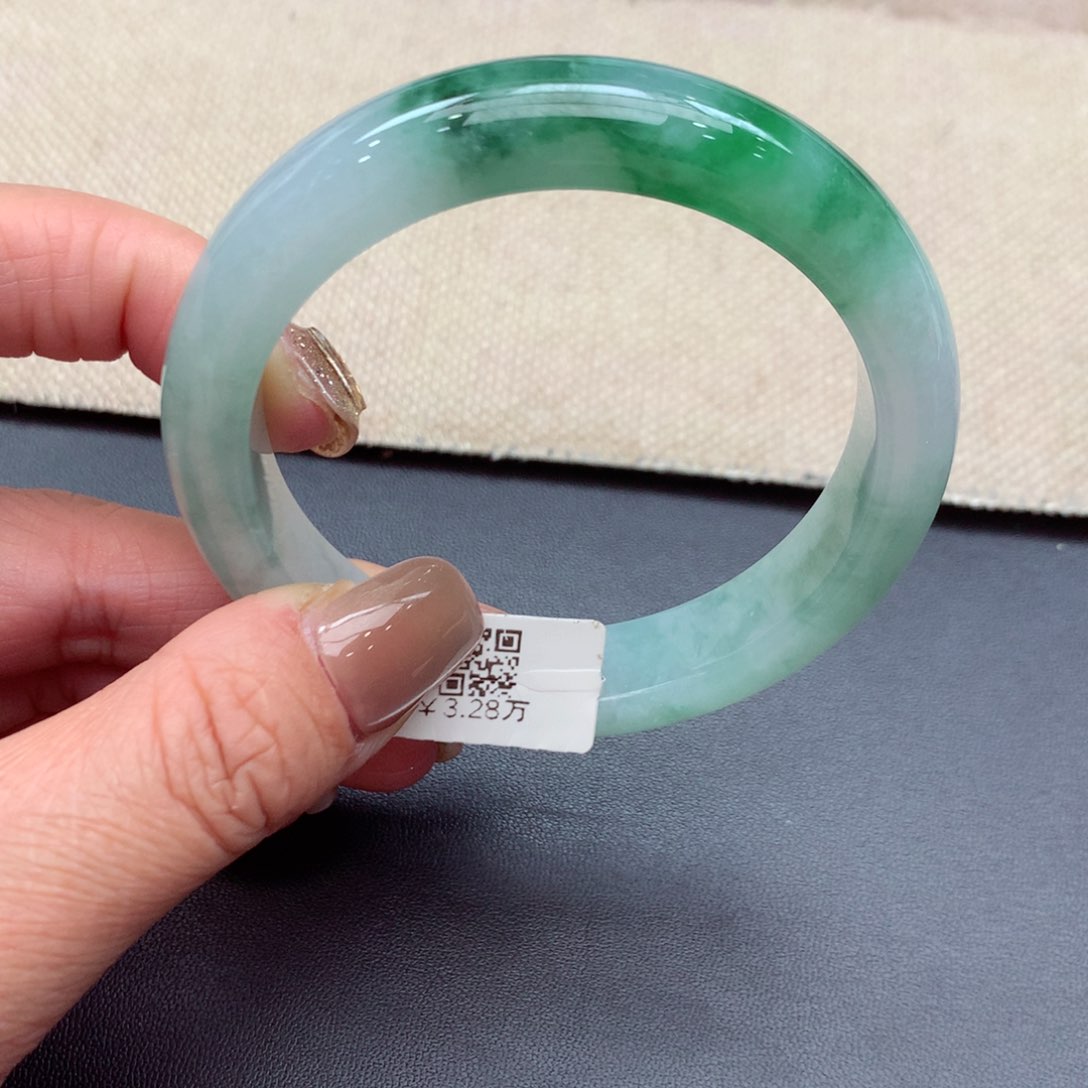 翡翠手镯未镶嵌缅甸翡翠手镯