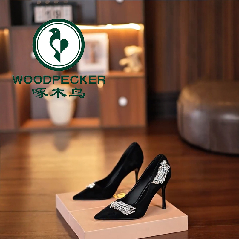 啄木鸟法式高跟鞋女2025年春秋新款气质一脚蹬细跟尖头黑色浅口鞋
