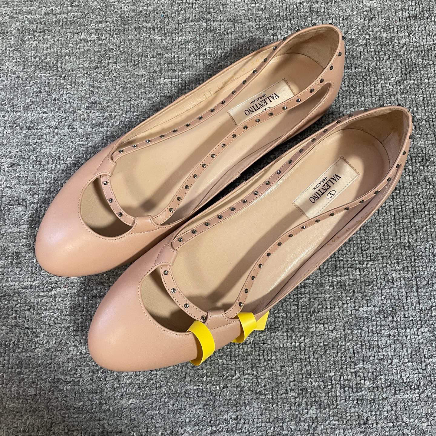 95新 Valentino/华伦天奴 Rockstud 圆头休闲单鞋36.5码/13582