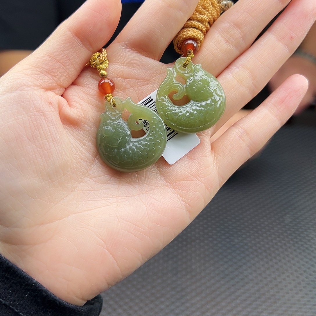 和田玉未镶嵌颈饰和田玉鲤鱼吊坠