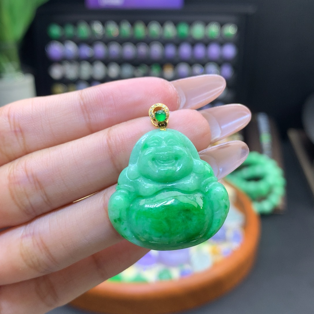 翡翠18K金镶嵌颈饰