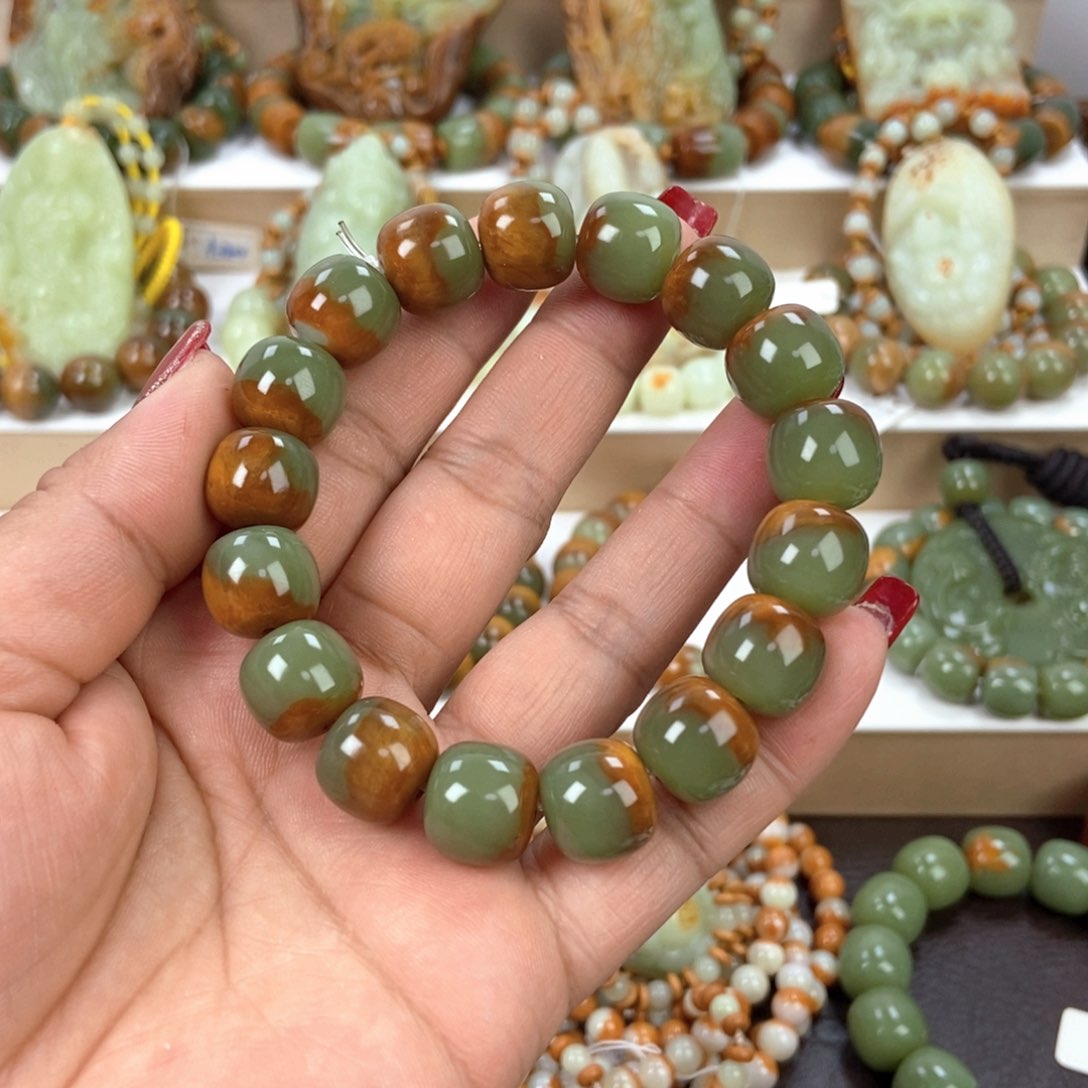 透闪石质玉手串未镶嵌快*