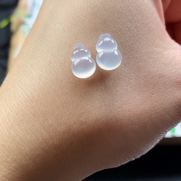 翡翠未镶嵌吊坠(不含链)葫芦一对