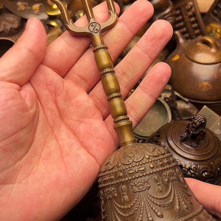 精美铜器做工精湛 