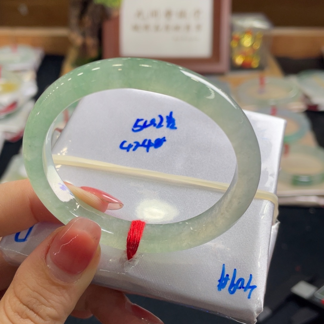 翡翠手镯未镶嵌50贵天然A货