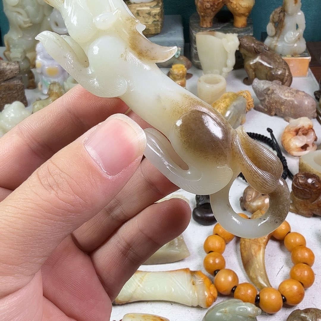 糊***爷和田玉（糖玉）未镶嵌车挂