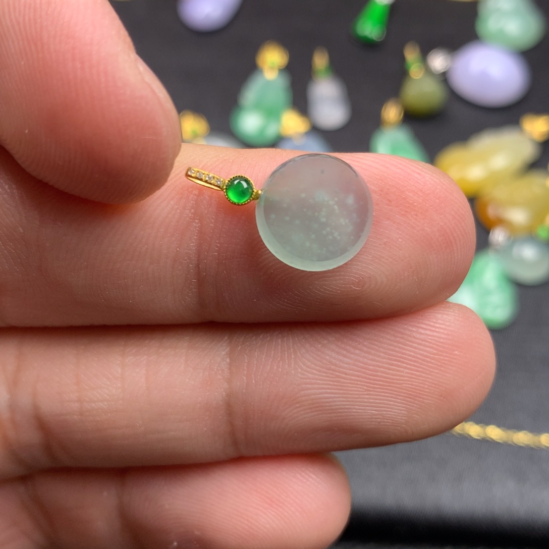 【闪购商品】颈饰18K金镶嵌翡翠翡翠