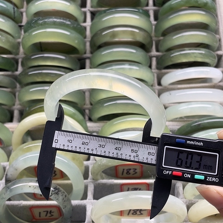 未镶嵌蛇纹石玉手镯184