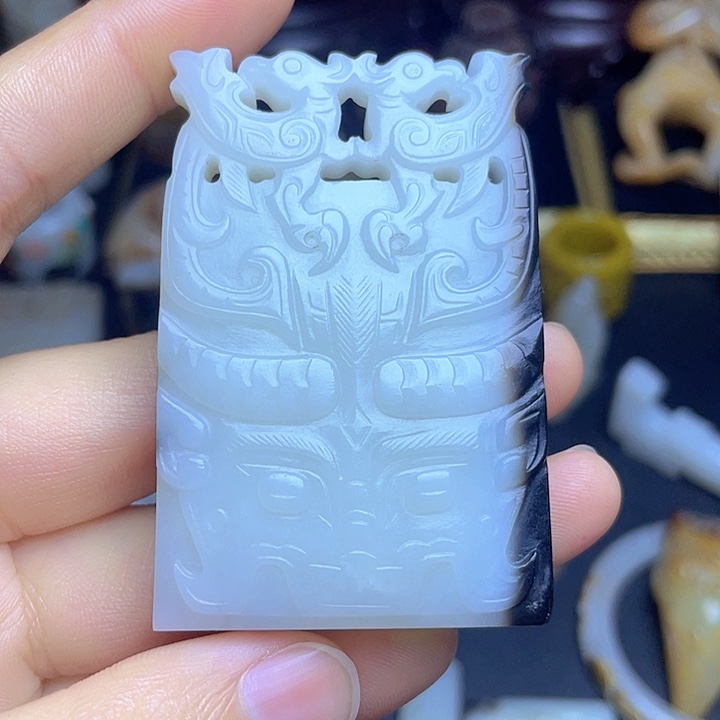 来****和田玉未镶嵌颈饰