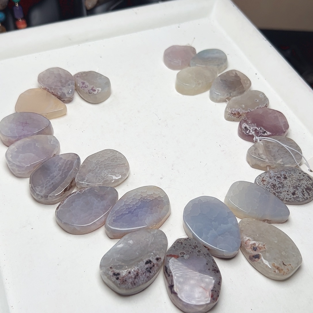 玛瑙/玉髓合金珠宝半成品C606 天然龙鳞纹玛瑙边孔一条