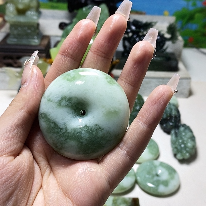 蛇纹石玉未镶嵌挂件