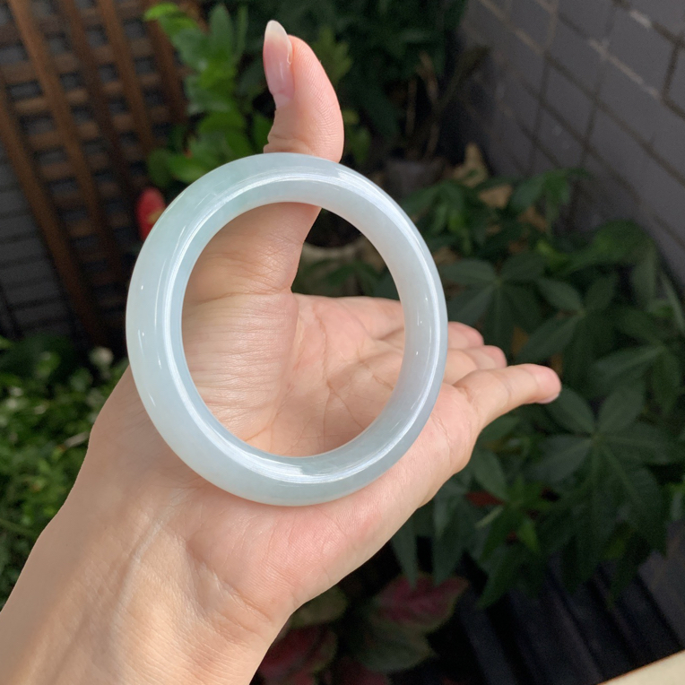 冰胶冰绿圆条手镯，天然翡翠缅A，圈口54.8-10.2-10.2，完美！