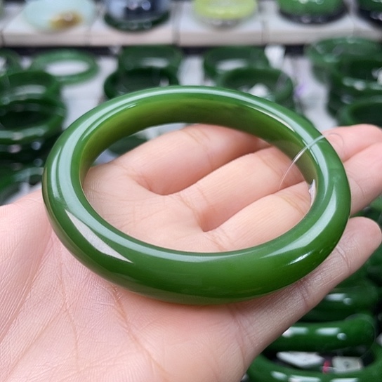 和田玉（碧玉）未镶嵌手镯