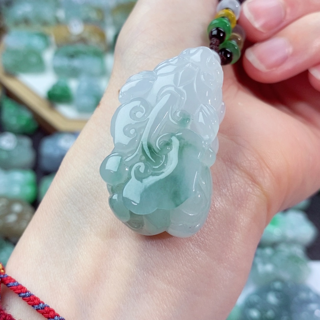 翡翠颈饰未镶嵌天然