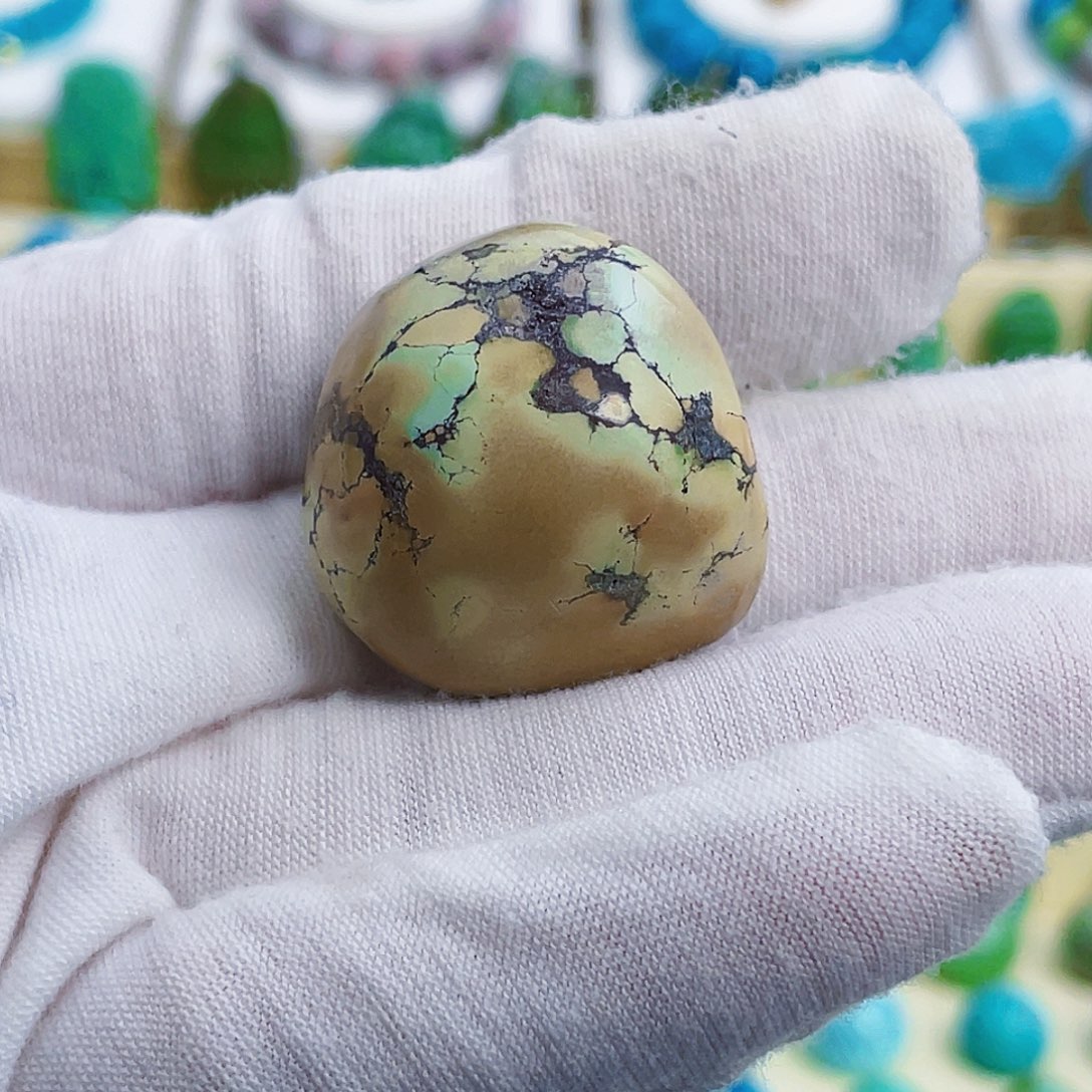 绿松石未镶嵌颈饰