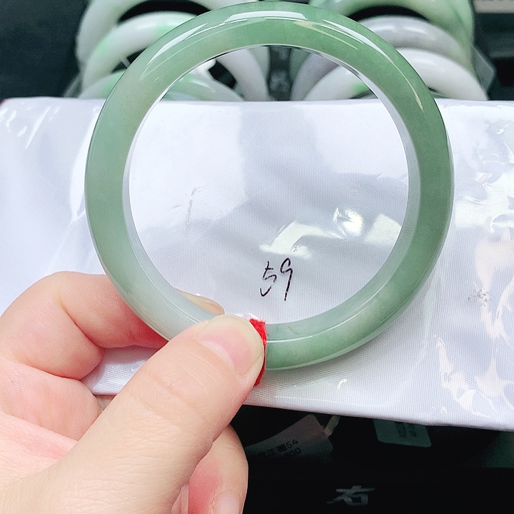 翡翠未镶嵌手镯208