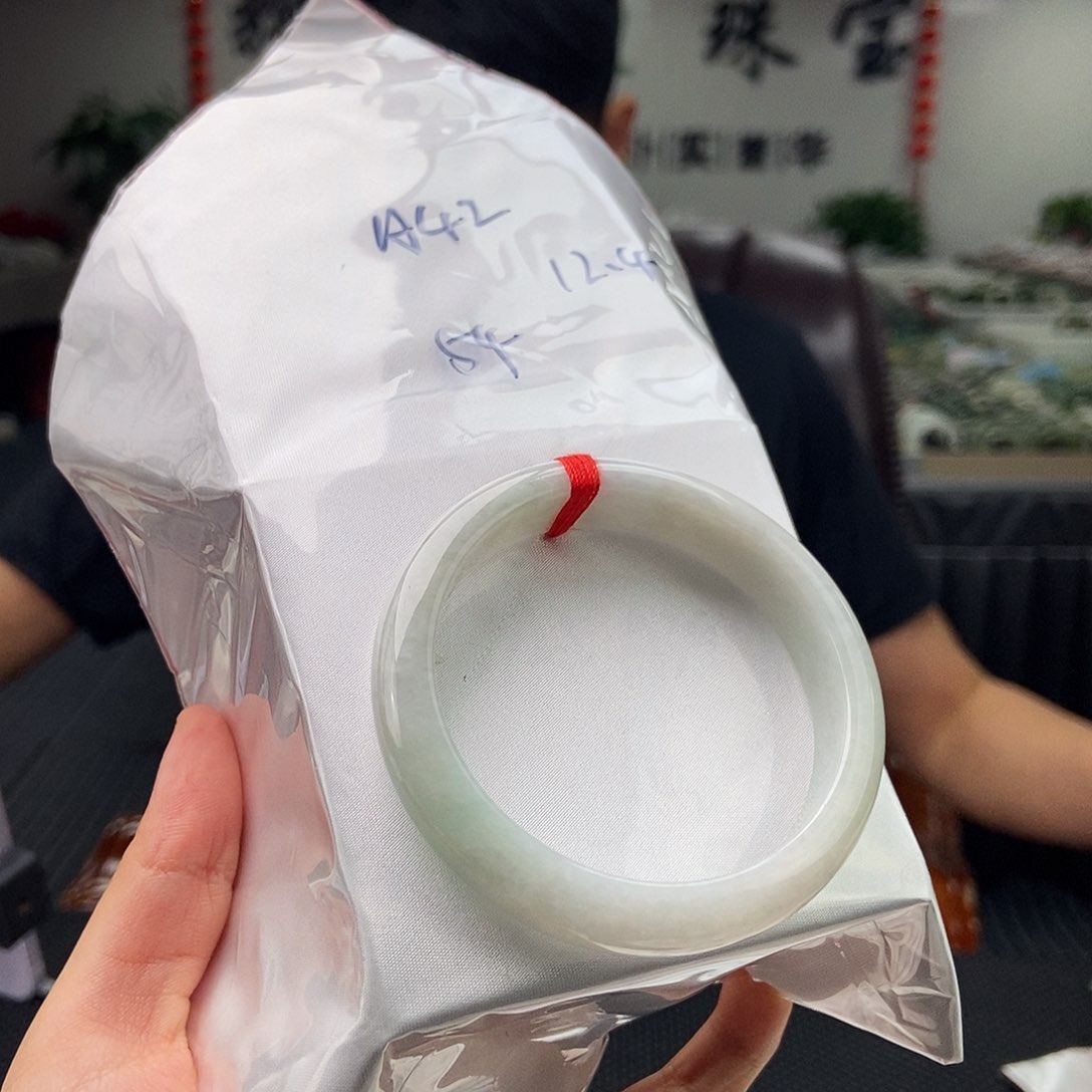 翡翠手镯未镶嵌拍一发一