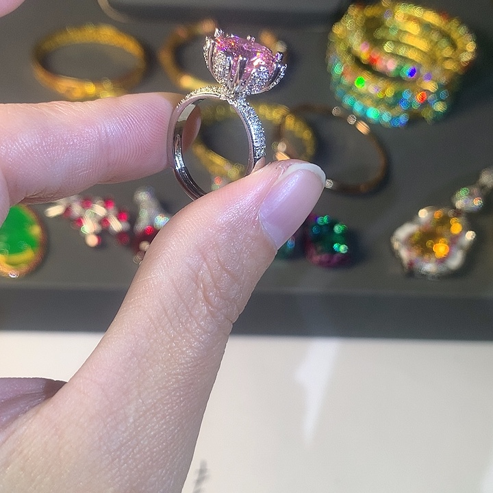 非金属38戒指。            