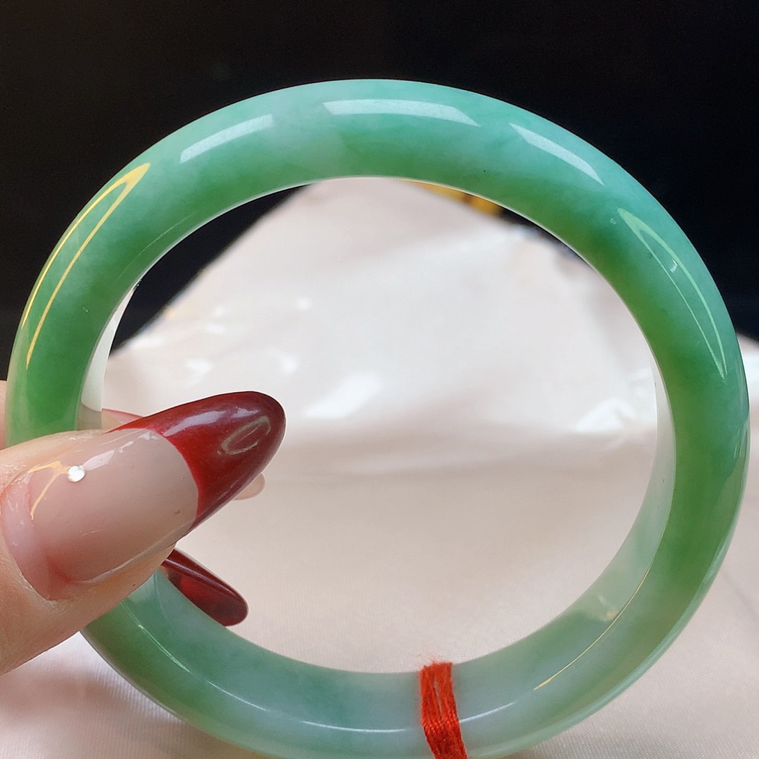 翡翠手镯未镶嵌天然翡翠5112