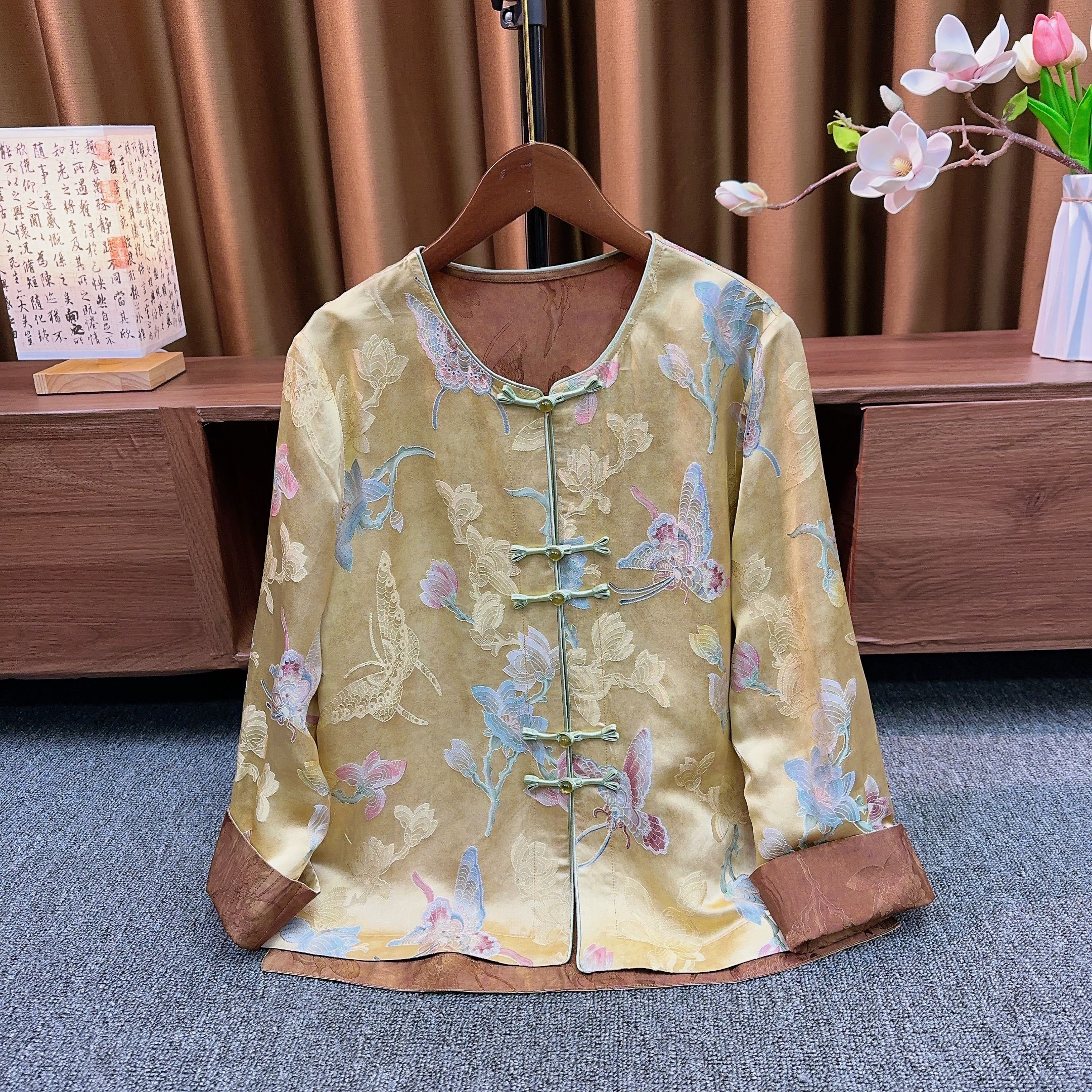 『婷启』2025新款高级感黄色开衫绿色盘扣新中式国风复古显时尚外套