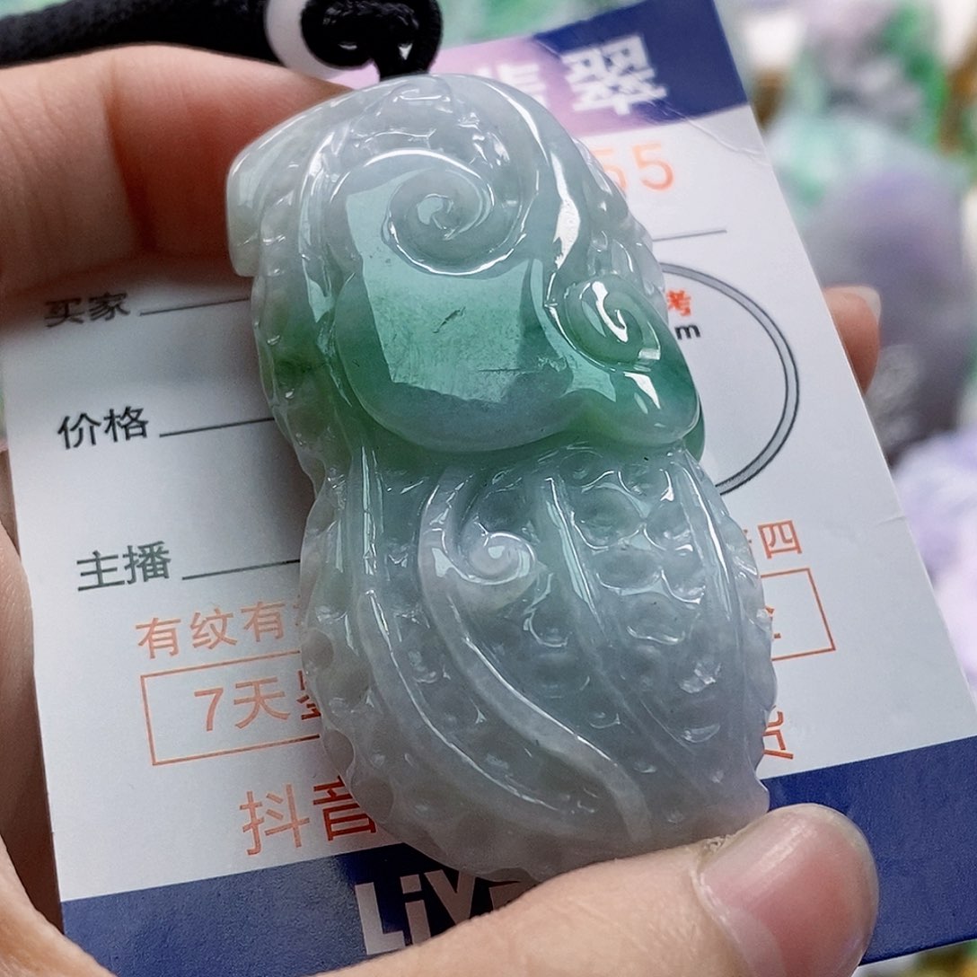 吊坠(不含链)未镶嵌翡翠