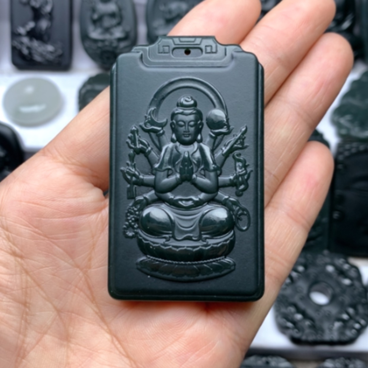 【闪购商品】和田玉颈饰未镶嵌双面雕刻